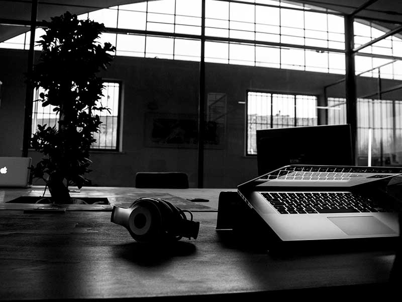 ufficio-condiviso-fermo